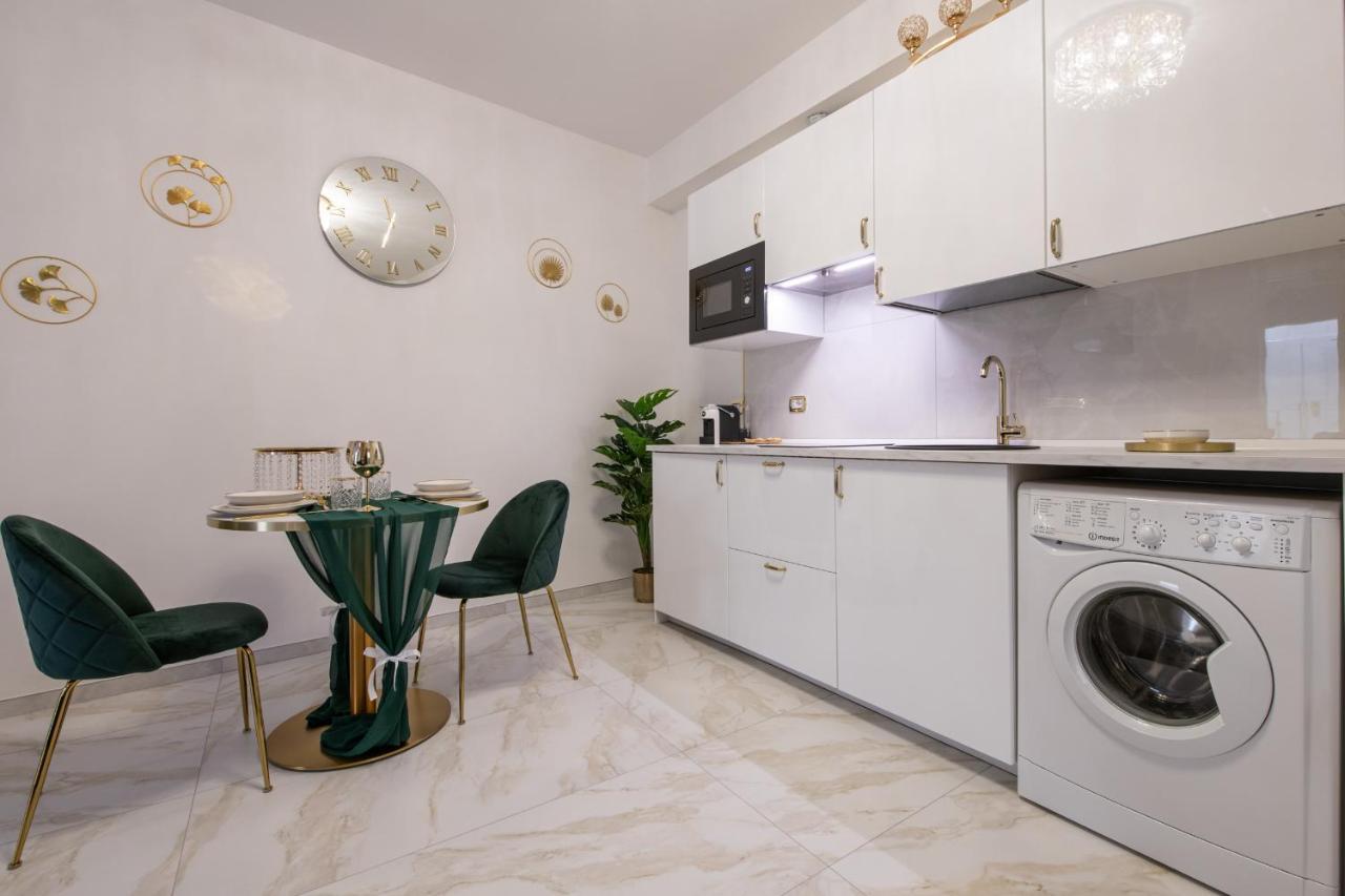 Fashion Apartment Gold Bologna With Jacuzzi & Car Garage Экстерьер фото