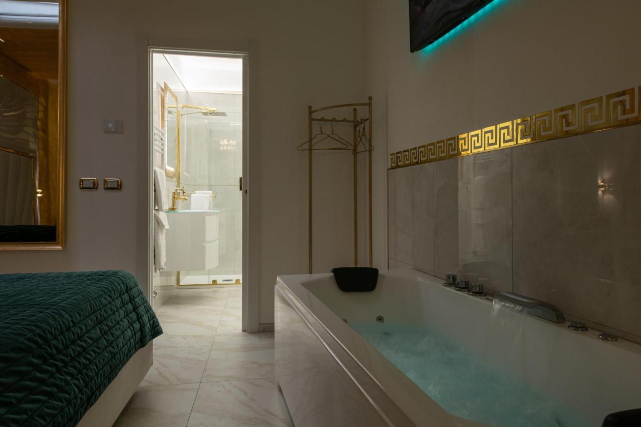 Fashion Apartment Gold Bologna With Jacuzzi & Car Garage Экстерьер фото