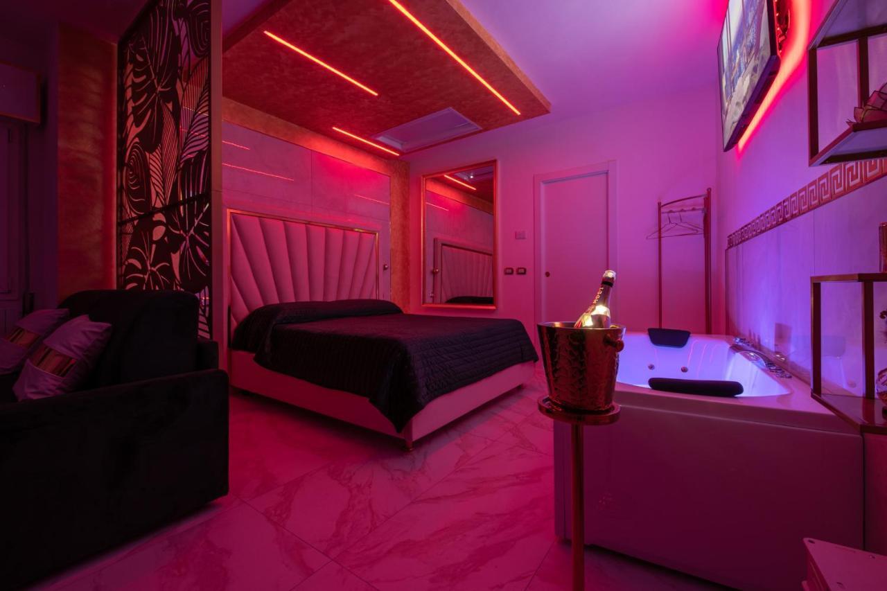 Fashion Apartment Gold Bologna With Jacuzzi & Car Garage Экстерьер фото