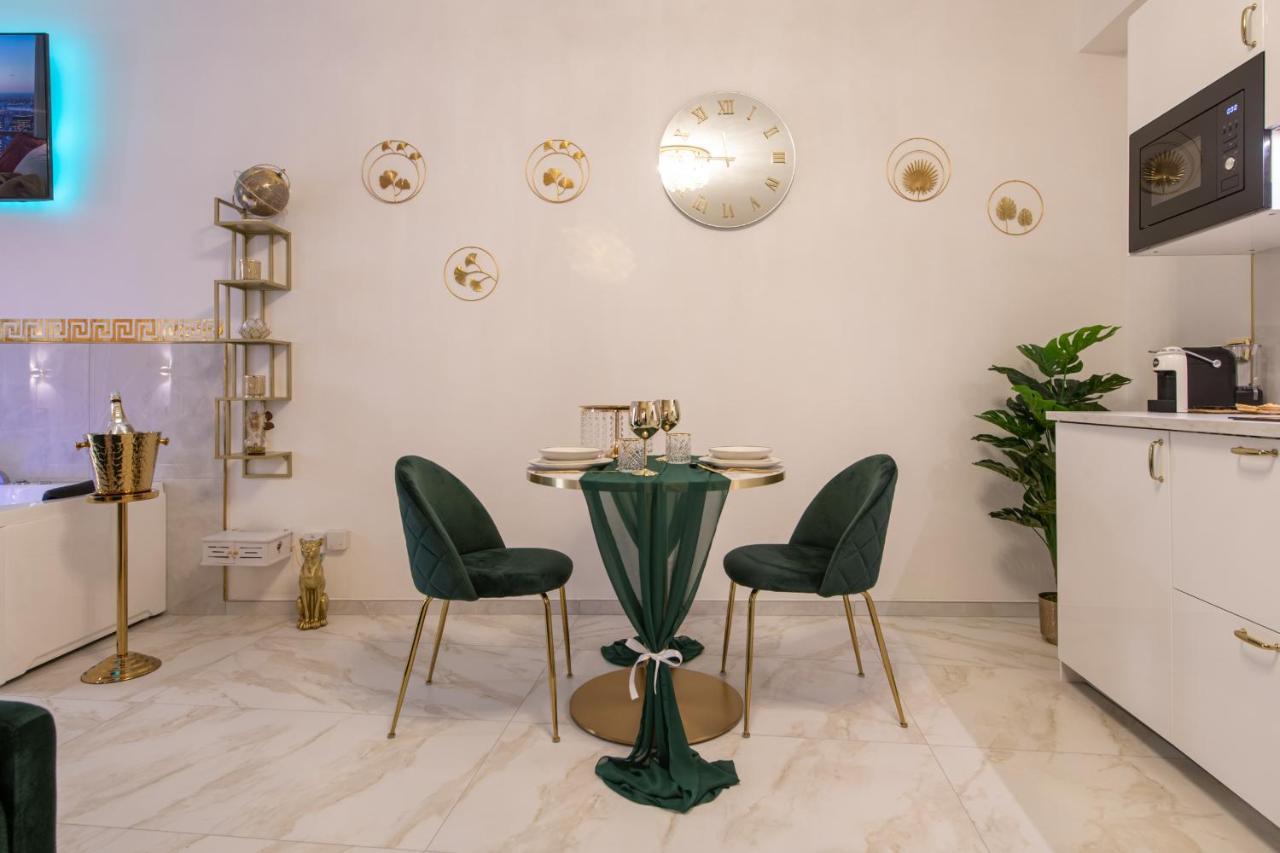 Fashion Apartment Gold Bologna With Jacuzzi & Car Garage Экстерьер фото